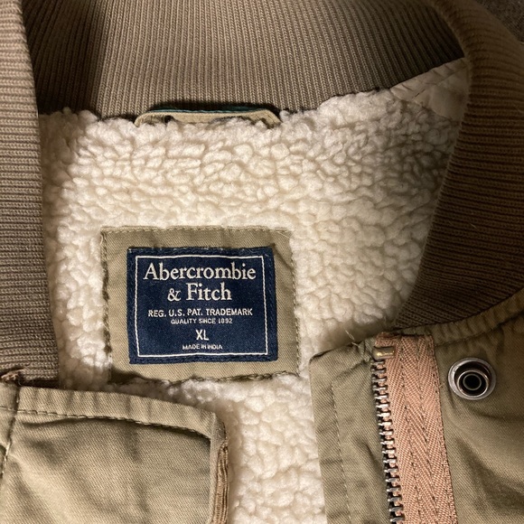 Abercrombie Sherpa Lined Twill Jacket - Picture 4 of 4